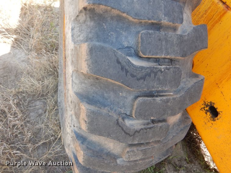 image for item FT9115 1981 John Deere 644C  wheel loader