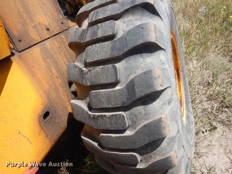 image for item FT9115 1981 John Deere 644C  wheel loader