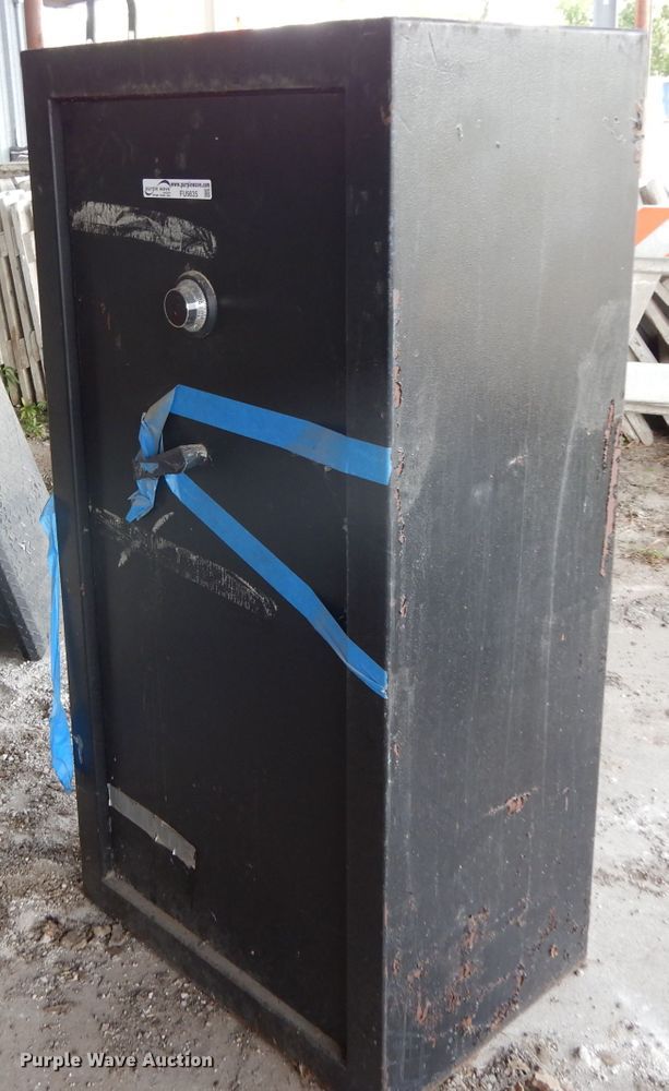 image for item FU9835 Amsec safe