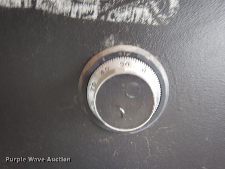 image for item FU9835 Amsec safe