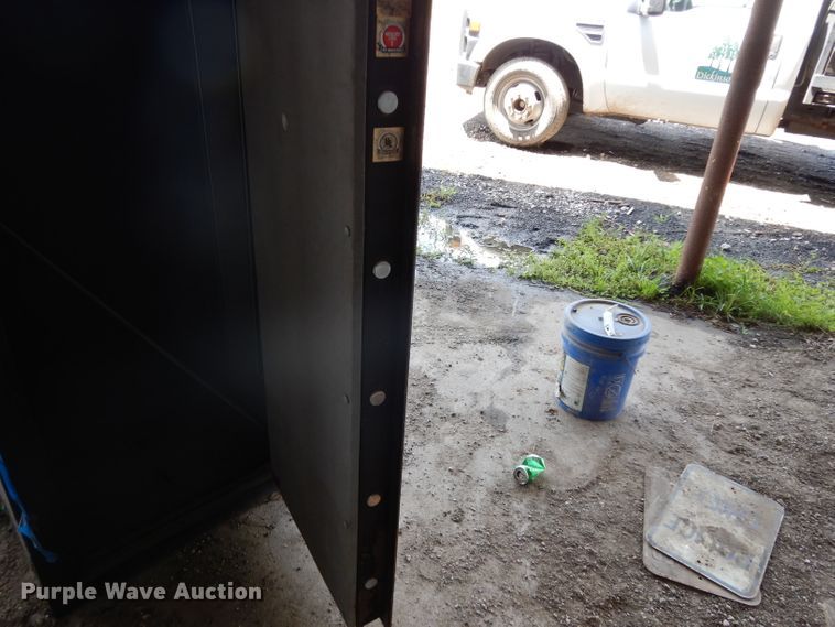 image for item FU9835 Amsec safe