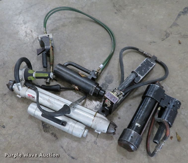 image for item GI9187 (4) hydraulic rams