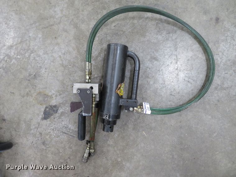 image for item GI9187 (4) hydraulic rams