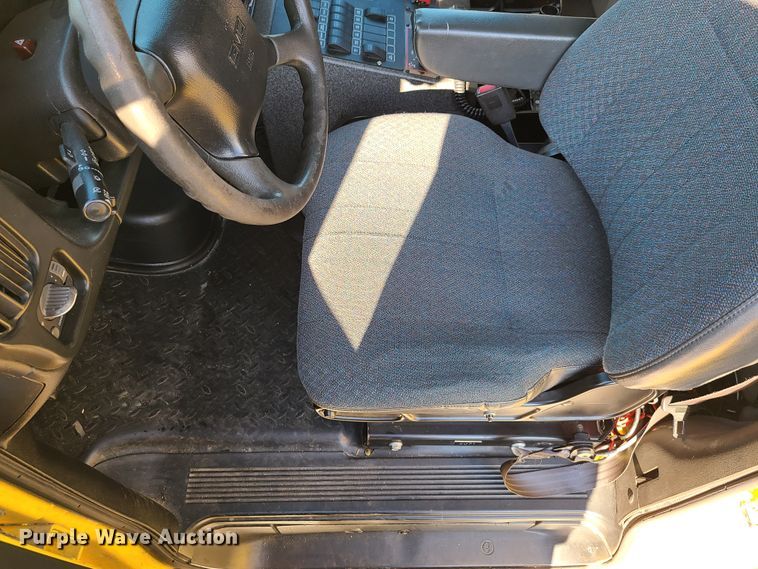 image for item GO9314 2004 GMC C4500  ambulance