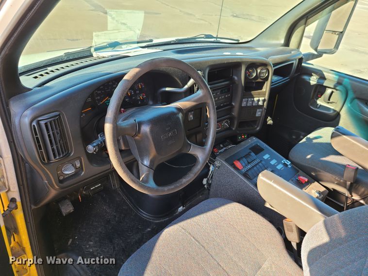 image for item GO9314 2004 GMC C4500  ambulance