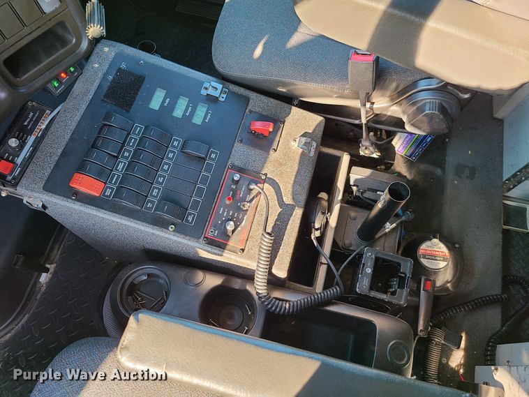 image for item GO9314 2004 GMC C4500  ambulance