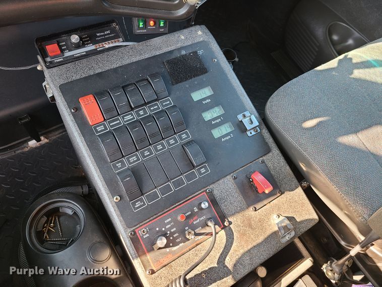 image for item GO9314 2004 GMC C4500  ambulance