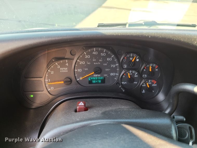 image for item GO9314 2004 GMC C4500  ambulance