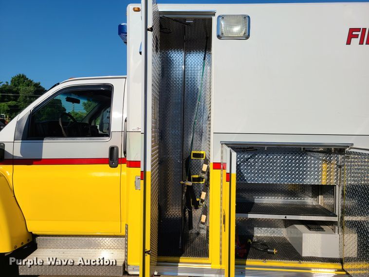 image for item GO9314 2004 GMC C4500  ambulance