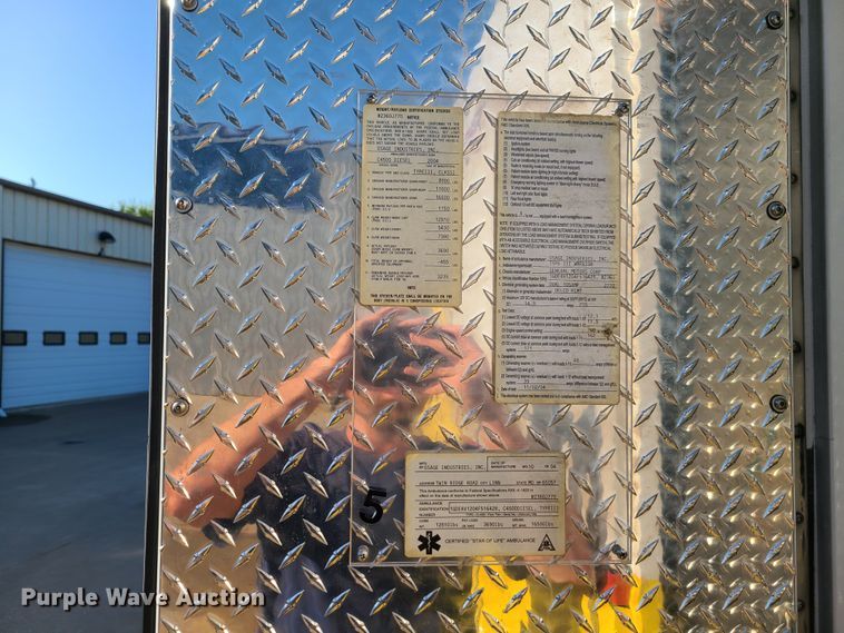 image for item GO9314 2004 GMC C4500  ambulance