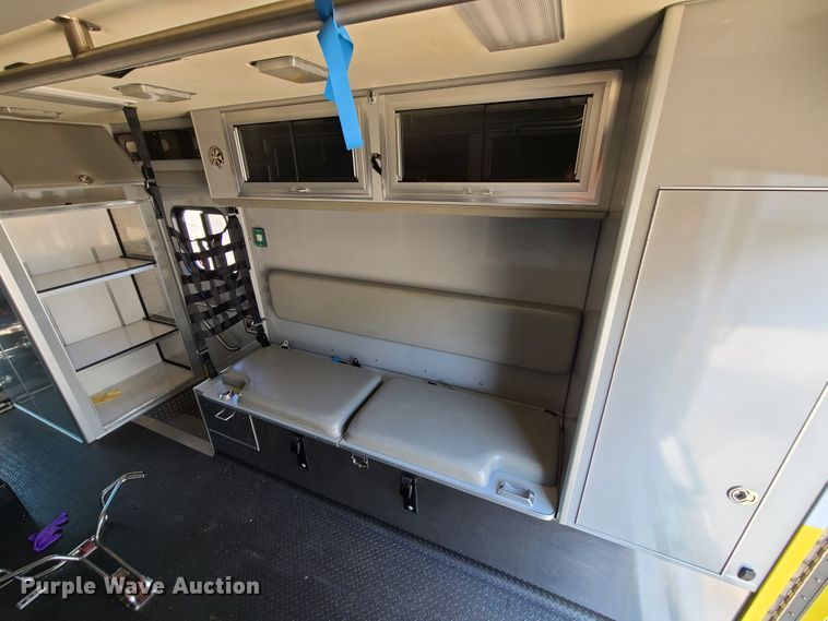 image for item GO9314 2004 GMC C4500  ambulance