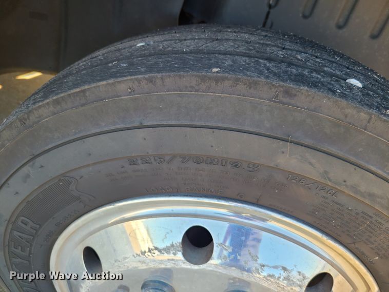 image for item GO9314 2004 GMC C4500  ambulance