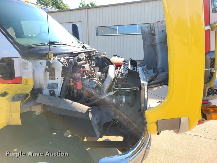 image for item GO9314 2004 GMC C4500  ambulance