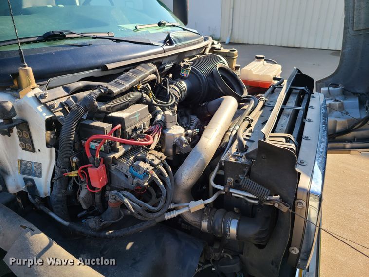 image for item GO9314 2004 GMC C4500  ambulance