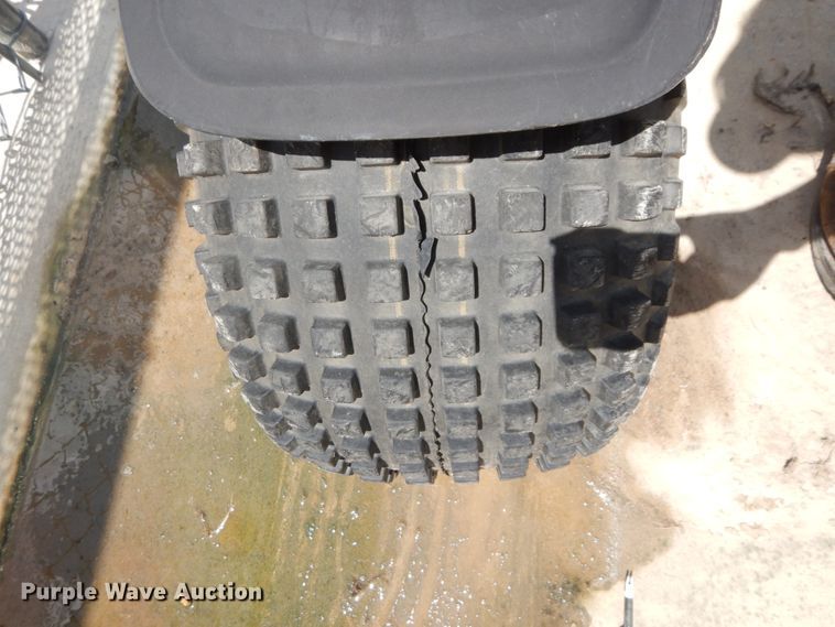 image for item GV9192 Kawasaki KLT 200  ATV