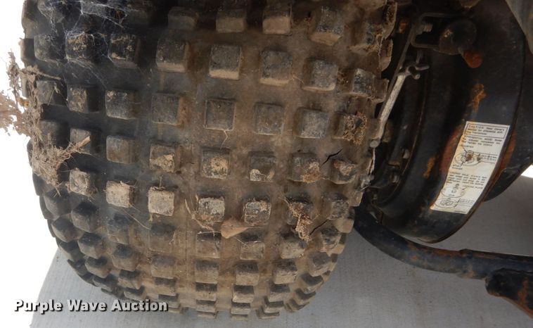 image for item GV9192 Kawasaki KLT 200  ATV