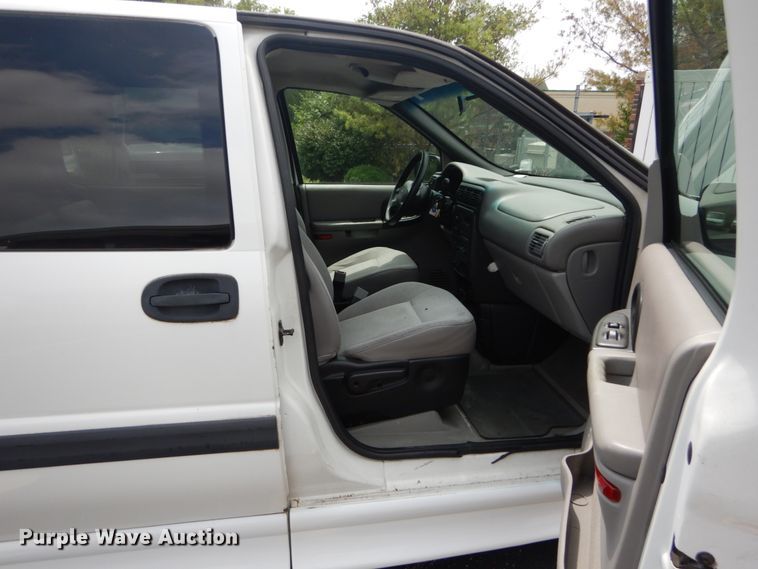 image for item GV9209 2003 Chevrolet Venture Z10 Cargo Extended  handicap accessible van
