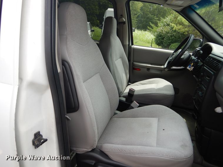 image for item GV9209 2003 Chevrolet Venture Z10 Cargo Extended  handicap accessible van