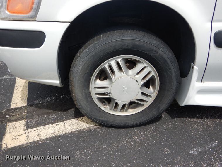 image for item GV9209 2003 Chevrolet Venture Z10 Cargo Extended  handicap accessible van