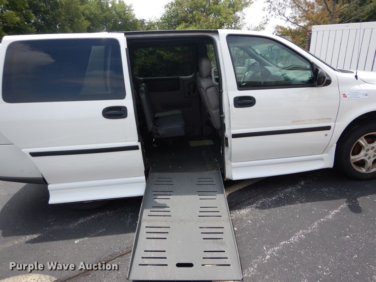 image for item GV9210 2006 Chevrolet Uplander  handicap accessible van