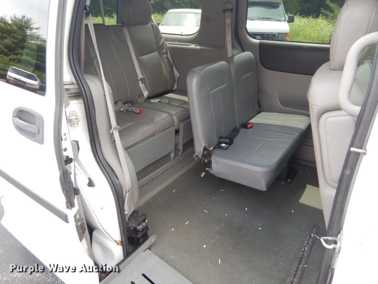 image for item GV9210 2006 Chevrolet Uplander  handicap accessible van