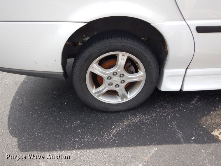 image for item GV9210 2006 Chevrolet Uplander  handicap accessible van