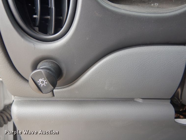 image for item GV9211 2009 Ford Econoline E450 Super Duty  shuttle bus