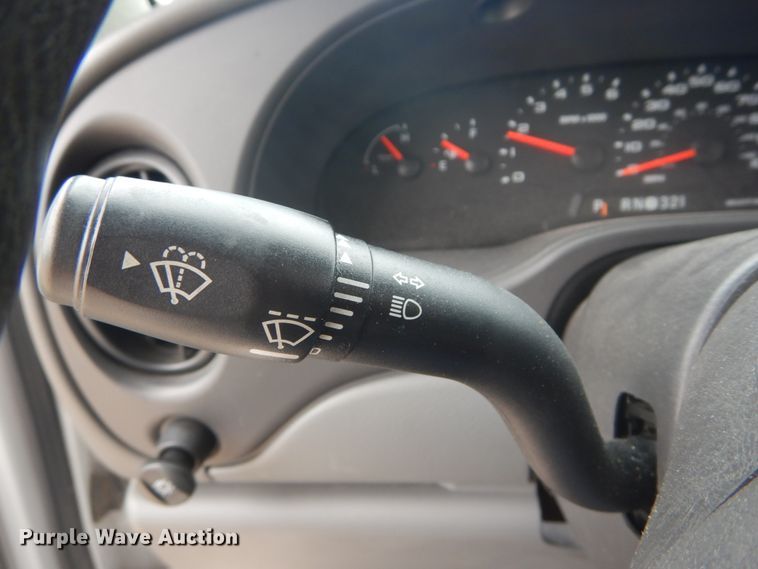 image for item GV9211 2009 Ford Econoline E450 Super Duty  shuttle bus