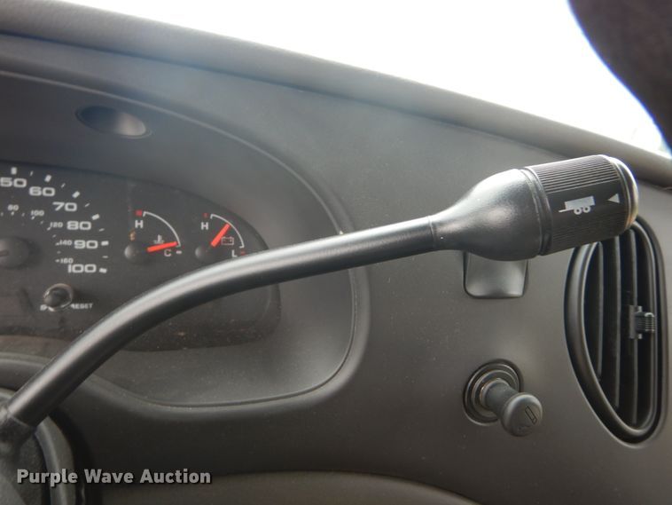 image for item GV9211 2009 Ford Econoline E450 Super Duty  shuttle bus