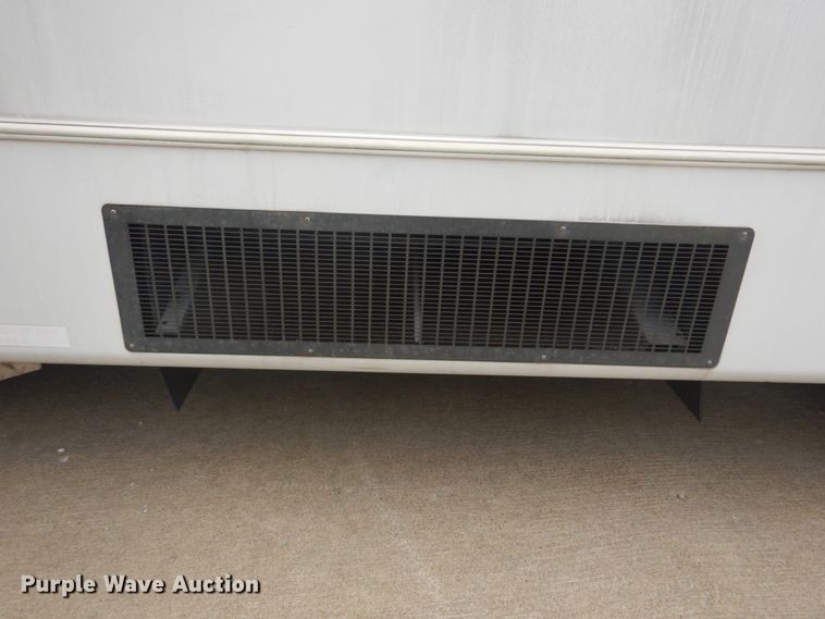 image for item GV9211 2009 Ford Econoline E450 Super Duty  shuttle bus