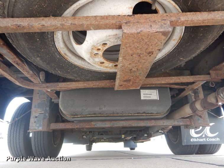 image for item GV9211 2009 Ford Econoline E450 Super Duty  shuttle bus