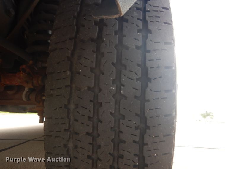 image for item GV9211 2009 Ford Econoline E450 Super Duty  shuttle bus