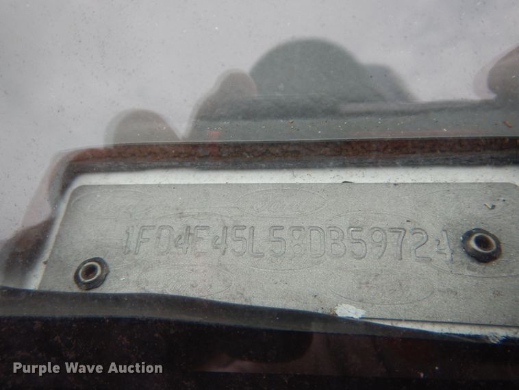 image for item GV9211 2009 Ford Econoline E450 Super Duty  shuttle bus