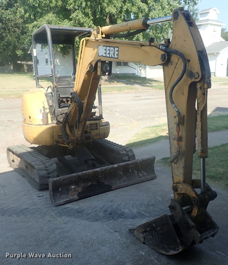 image for item GV9691 2000 John Deere 35 ZTS  mini excavator