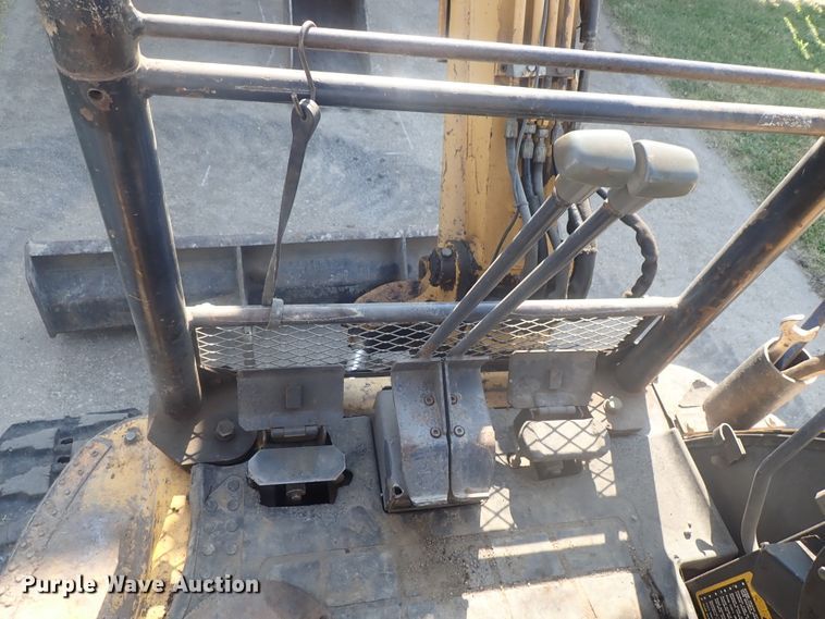 image for item GV9691 2000 John Deere 35 ZTS  mini excavator