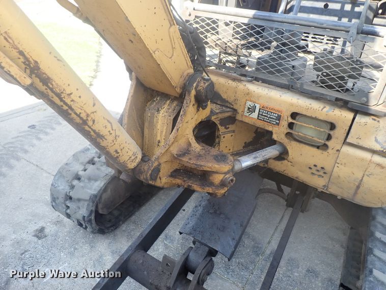 image for item GV9691 2000 John Deere 35 ZTS  mini excavator