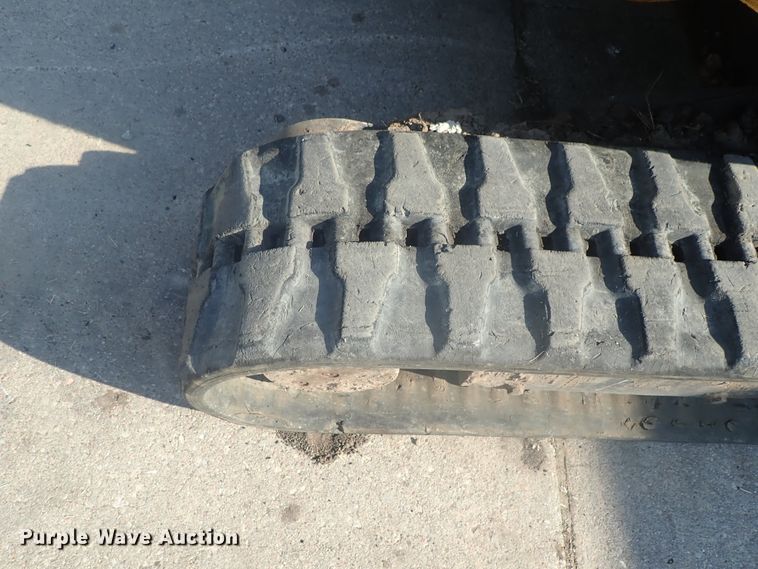 image for item GV9691 2000 John Deere 35 ZTS  mini excavator