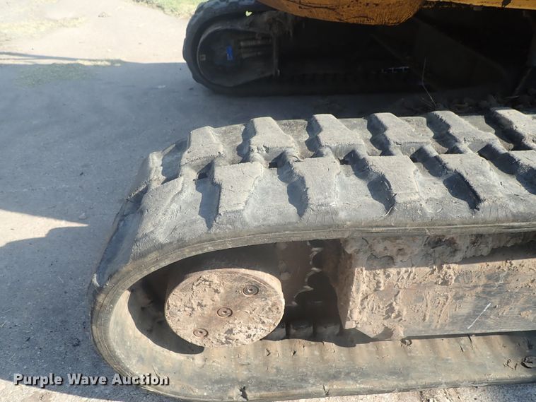 image for item GV9691 2000 John Deere 35 ZTS  mini excavator