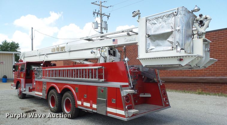 image for item GX9122 1974 International Snokel  ladder fire truck