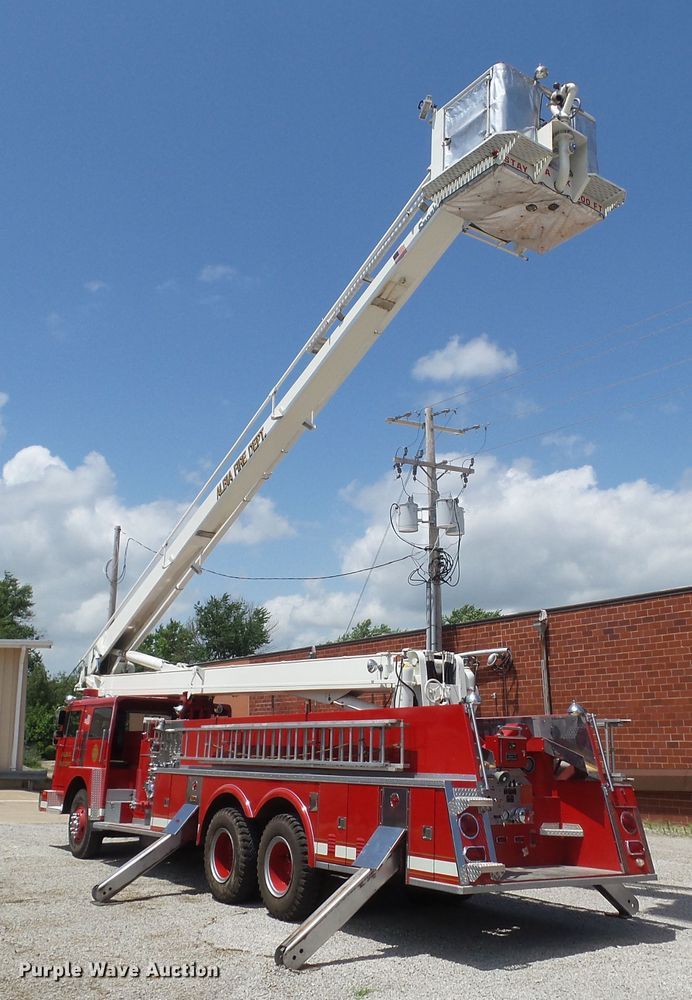 image for item GX9122 1974 International Snokel  ladder fire truck