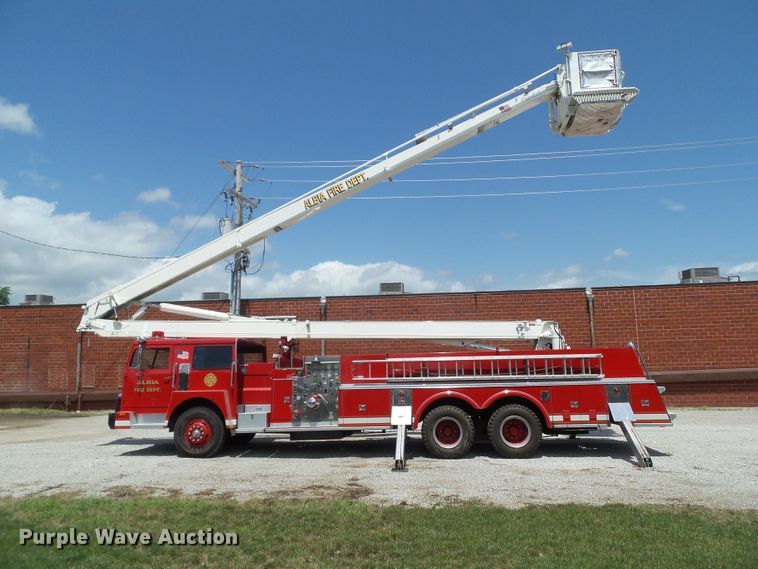 image for item GX9122 1974 International Snokel  ladder fire truck