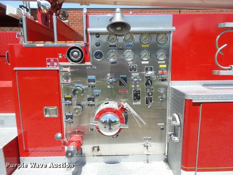 image for item GX9122 1974 International Snokel  ladder fire truck