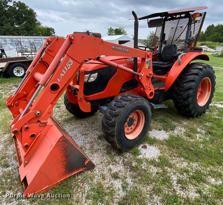 image for item HA9538 Kubota M7040  MFWD tractor