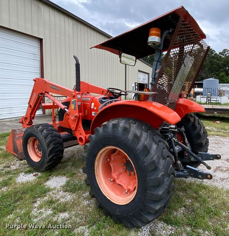 image for item HA9538 Kubota M7040  MFWD tractor