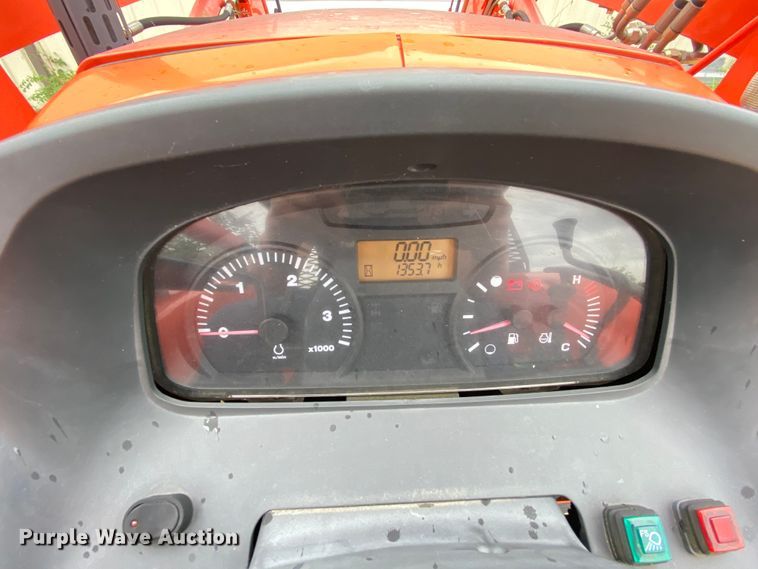 image for item HA9538 Kubota M7040  MFWD tractor