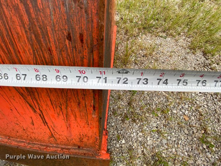 image for item HA9538 Kubota M7040  MFWD tractor