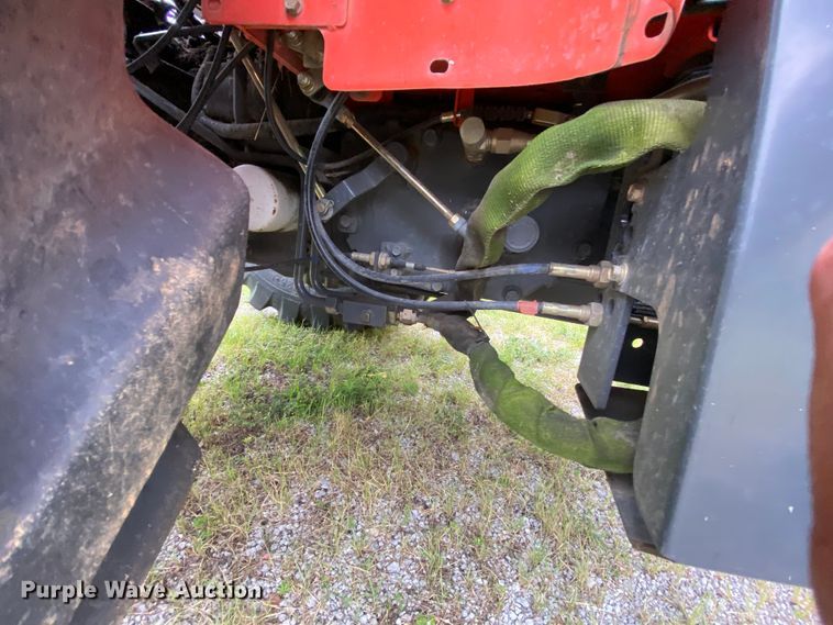 image for item HA9538 Kubota M7040  MFWD tractor