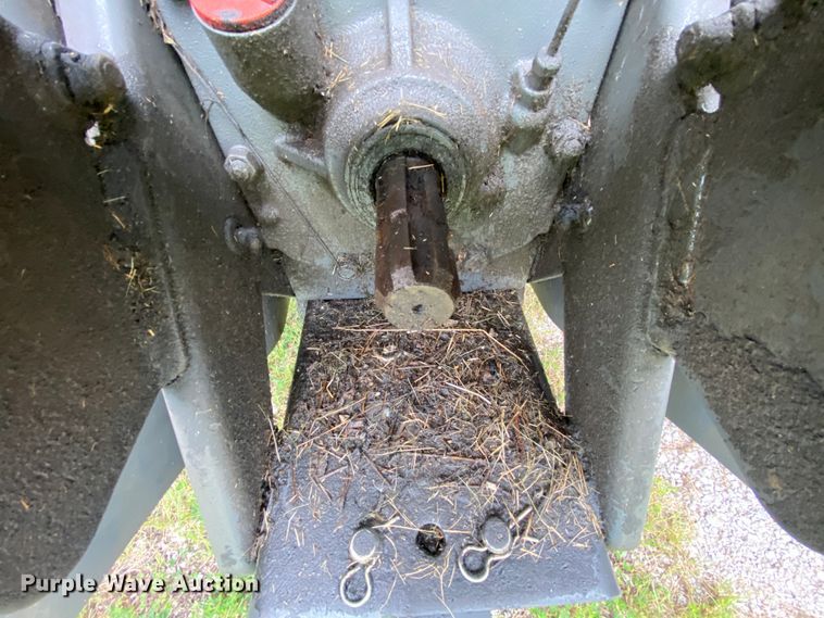 image for item HA9538 Kubota M7040  MFWD tractor