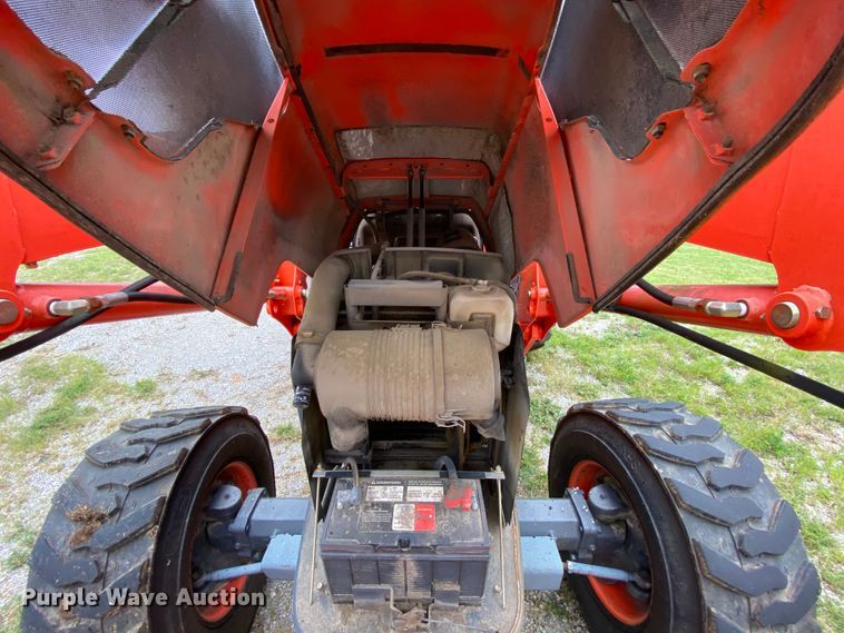 image for item HA9538 Kubota M7040  MFWD tractor