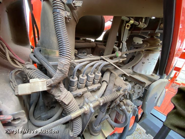 image for item HA9538 Kubota M7040  MFWD tractor